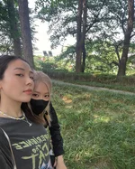 220708 Ashley Choi Instagram Update with BLACKPINK Rose