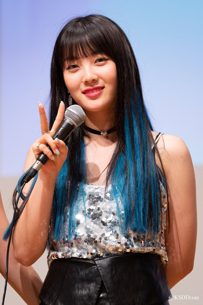 190817 Weki Meki Lucy at 'WEEK END LOL' Shim Seok Hall Fansign documents 1