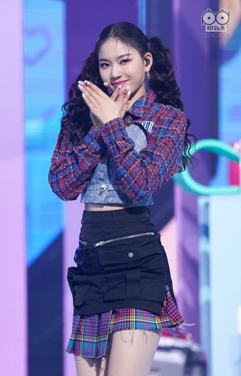 210411 STAYC Isa - 'ASAP' at Inkigayo documents 7