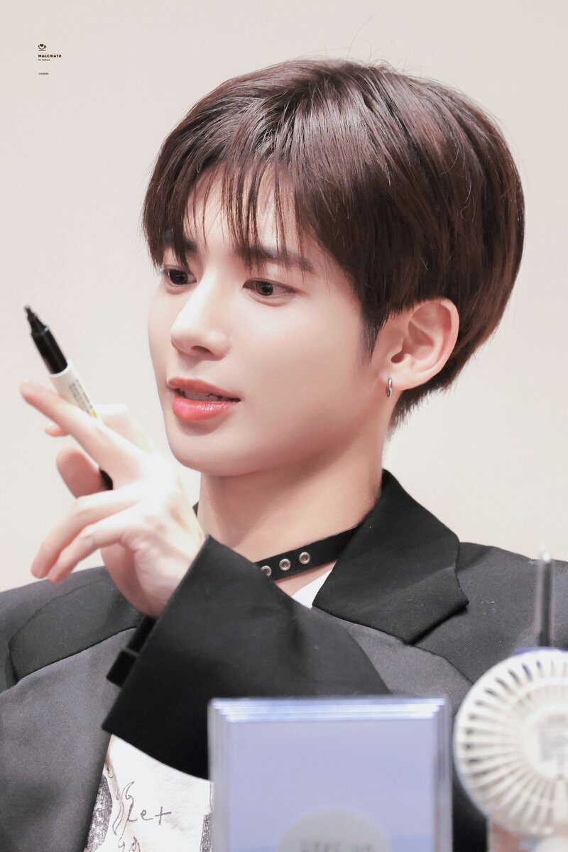 231024 TXT's TAEHYUN at <The Name Chapter: FREEFALL> M2U Fansign Event documents 15