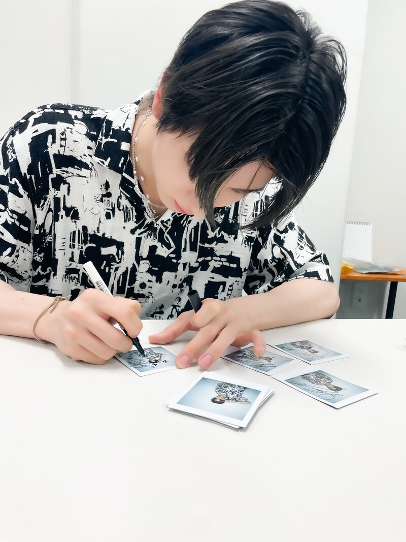 20230705 - Twitter Update - JUST B PHOTO BOOK B - CUT documents 5