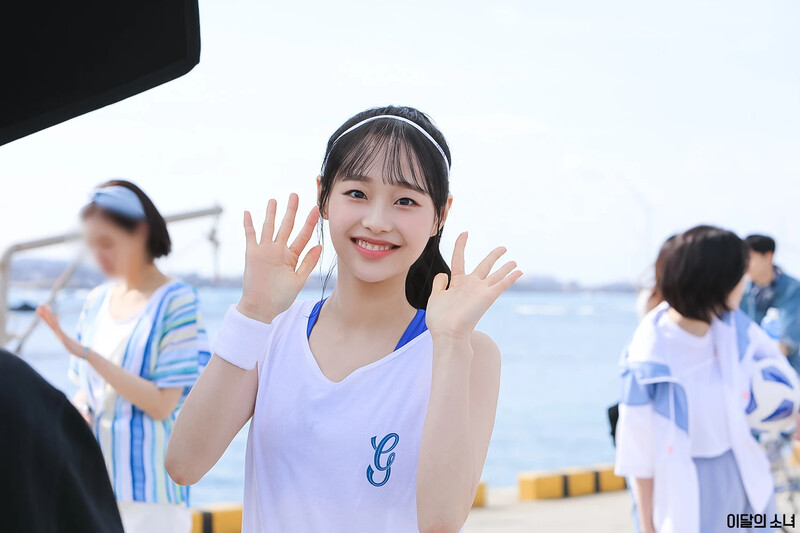 210521 BlockBerry Naver Post - LOONA's Chuu Pocari Sweat CF Behind documents 3