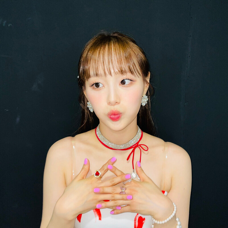 220629 LOONA Twitter Update - Chuu documents 1