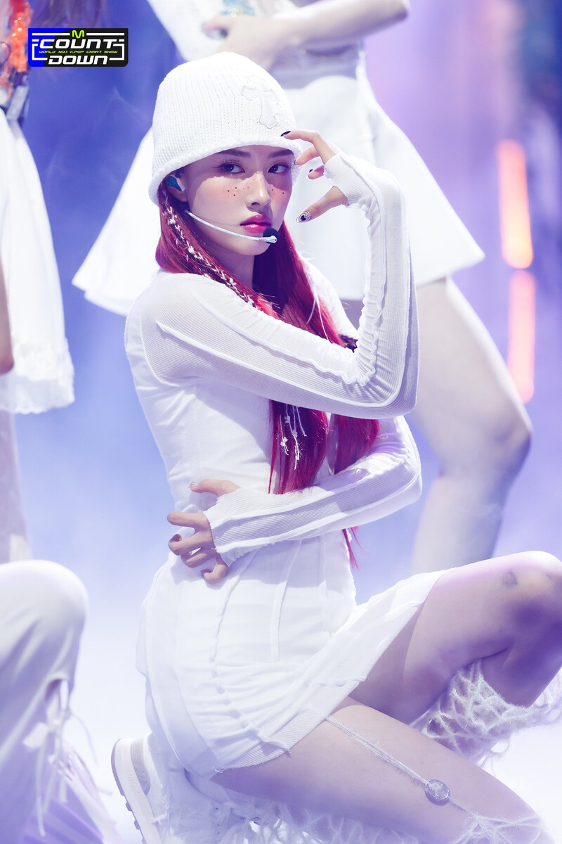 220721 STAYC Yoon 'BEAUTIFUL MONSTER' at M Countdown documents 5