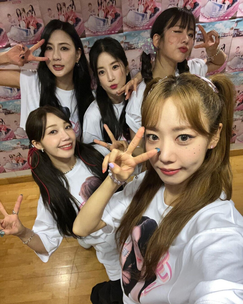 230326 APINK sns update -  '2023 APINK Fanconcert PINK DRIVE' in Hong Kong, Day 2 documents 5