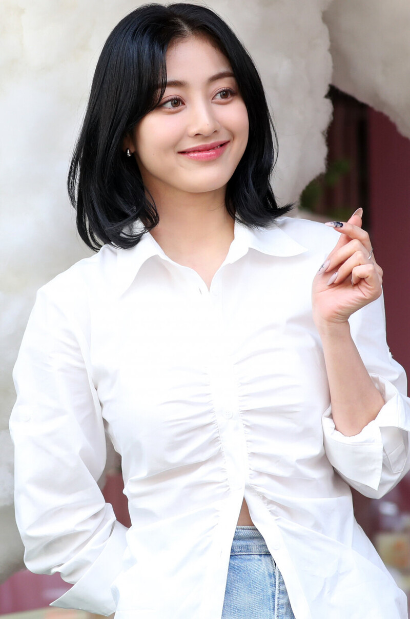 230401 TWICE Jihyo - Milk Touch Pop-up Store Event documents 4