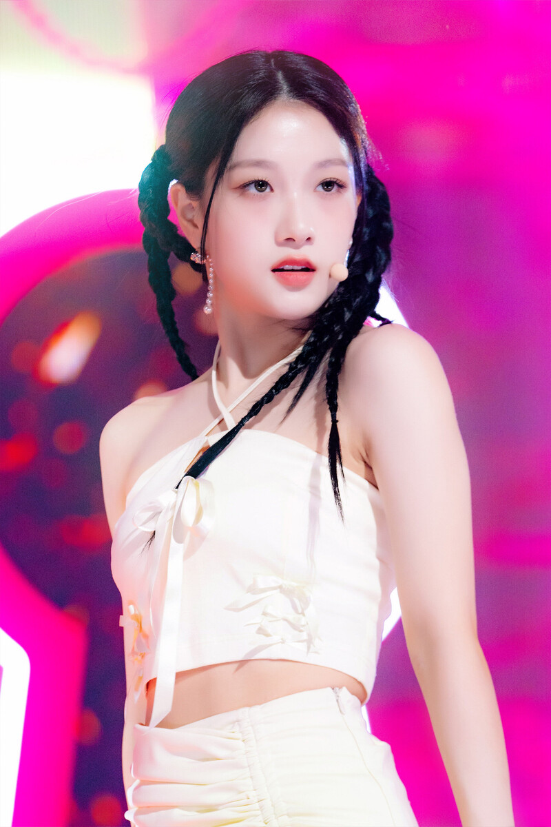 230611 fromis_9 Seoyeon - ‘#menow’ at Inkigayo documents 1