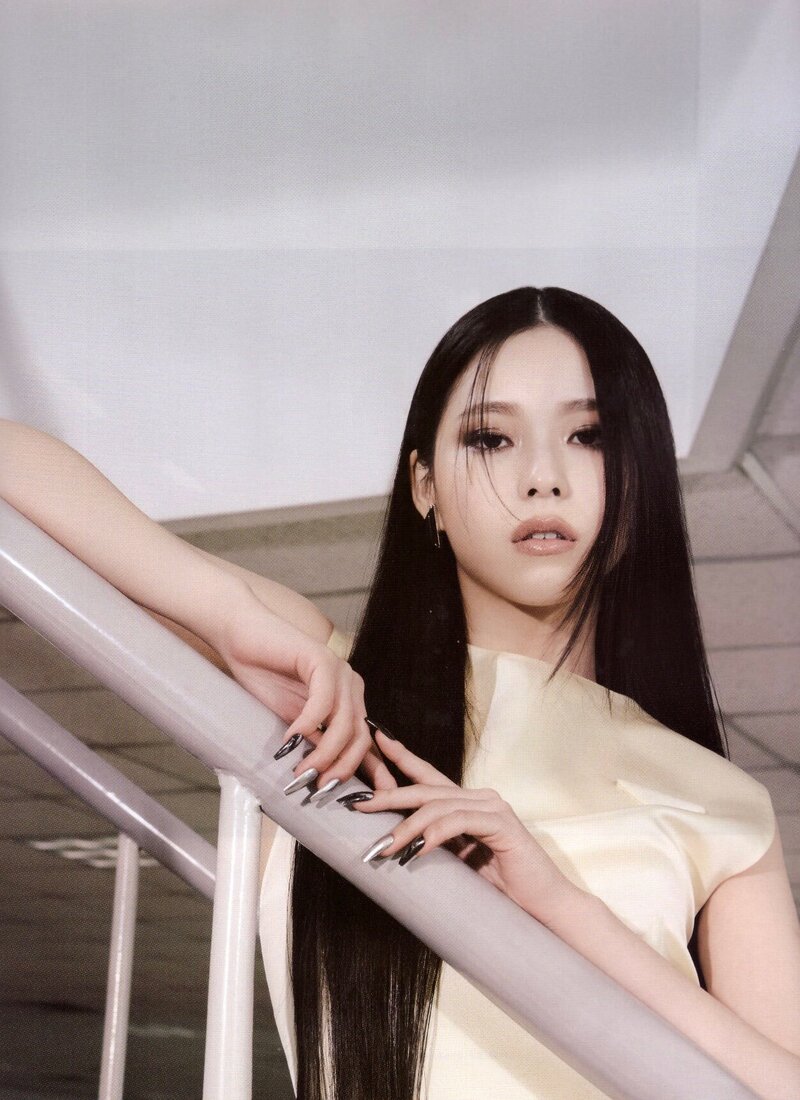 NMIXX for Dazed Korea March 2022 Issue [SCANS] documents 15