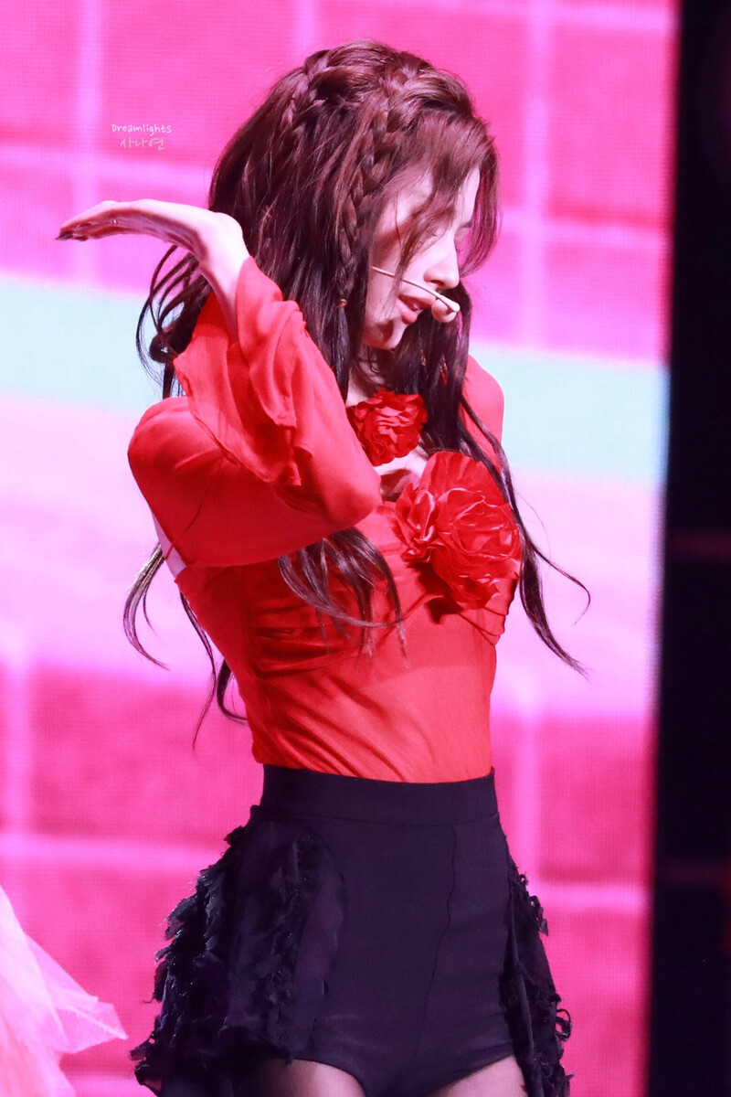 230507 TWICE Sana - ‘READY TO BE’ World Tour in Melbourne Day 2 documents 4