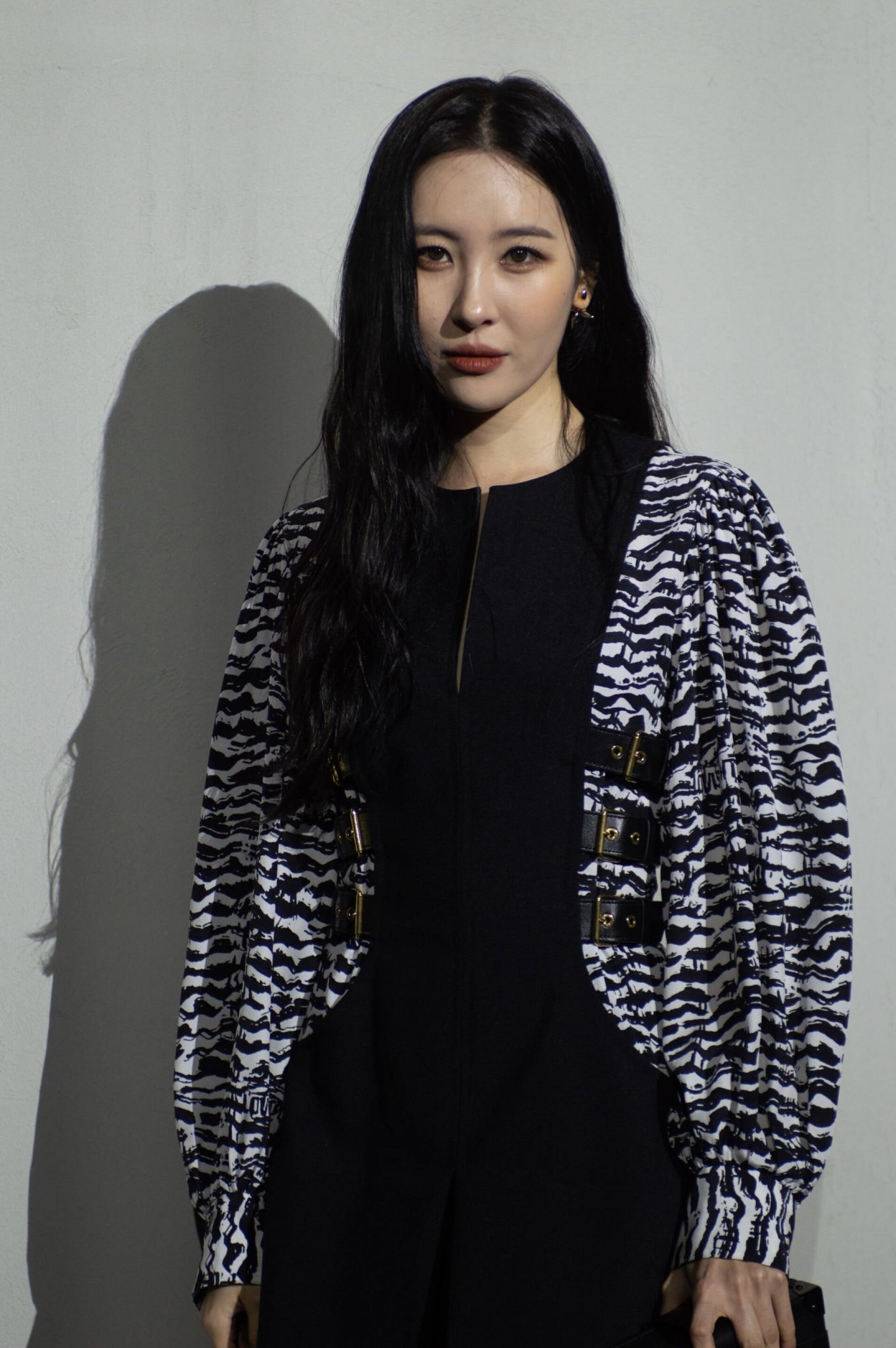 230429 LE SSERAFIM- LOUIS VUITTON Pre Fall 23 Fashion Show at Seoul