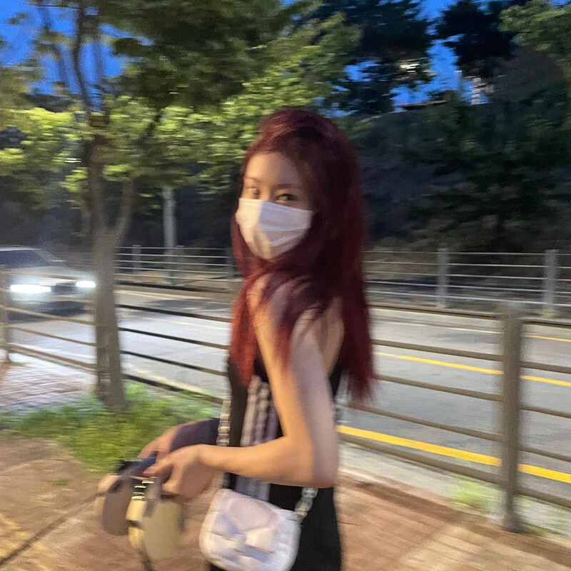 210819 ITZY Instagram Update - Chaeryeong documents 4