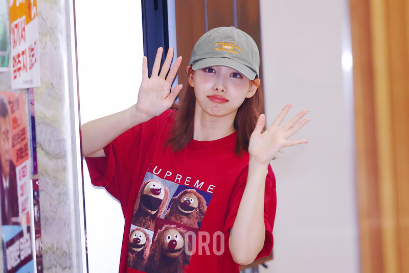 240618 TWICE Nayeon - Kiss The Radio documents 2