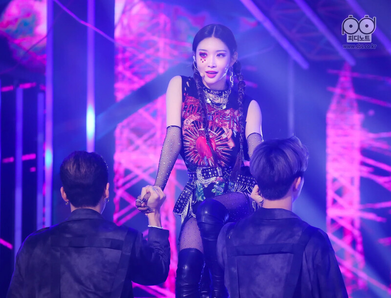 210221 Chungha - 'Bicycle' at Inkigayo (SBS PD Note Update) documents 13