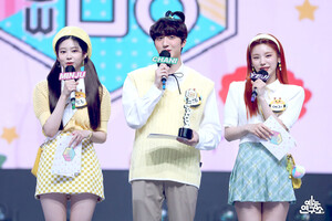 210508 Music Core MC's - Yeji, Minju & Chani