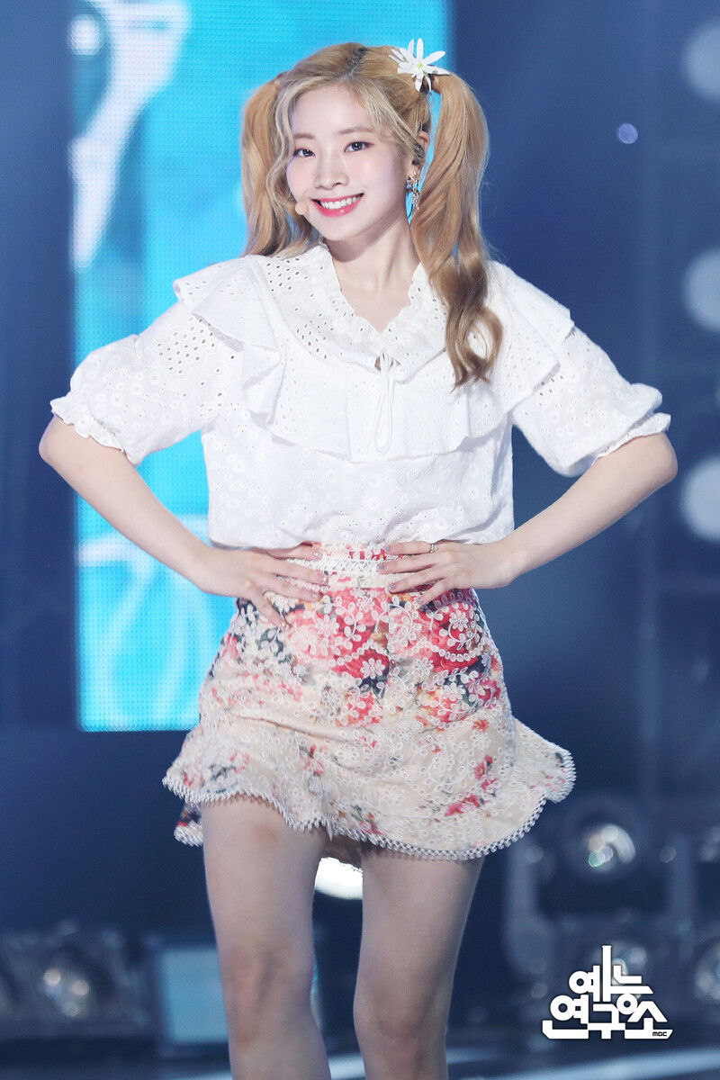 180721 TWICE Dahyun - 'Dance The Night Away' at Music Core documents 2