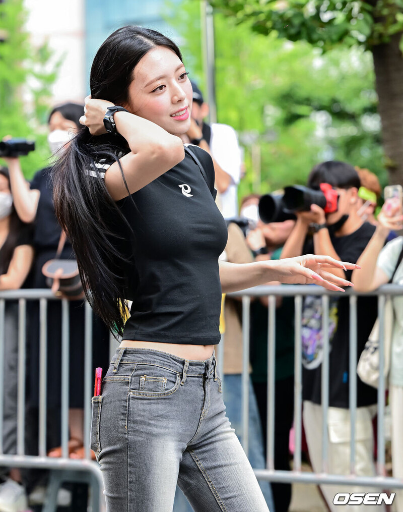 230825 ITZY Yuna - Music Bank Recording documents 2