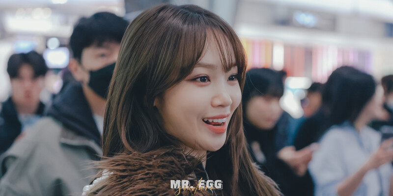 240104 LE SSERAFIM Chaewon - ICN Airport documents 7