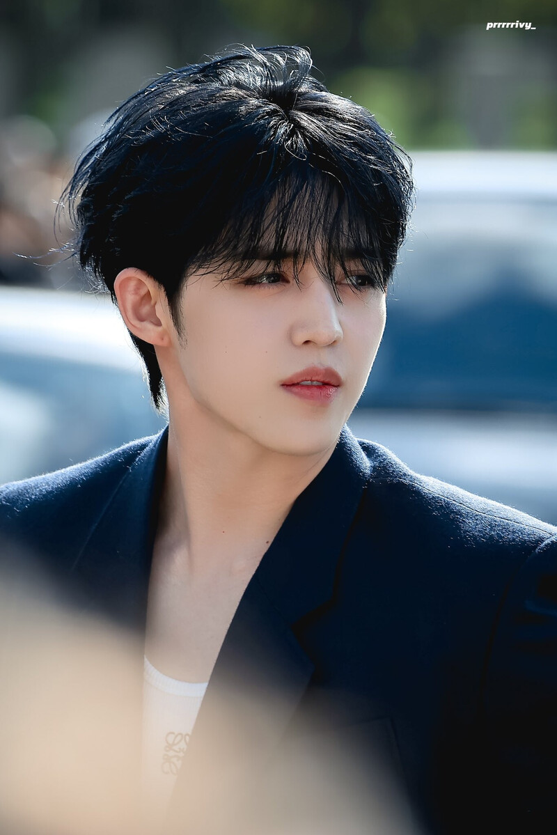 240927 SEVENTEEN S.Coups - LOEWE Paris Fashion Week documents 1