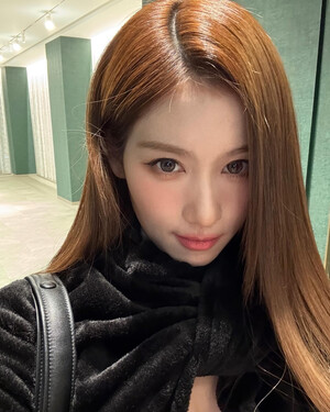 241111 - SANA Instagram Update