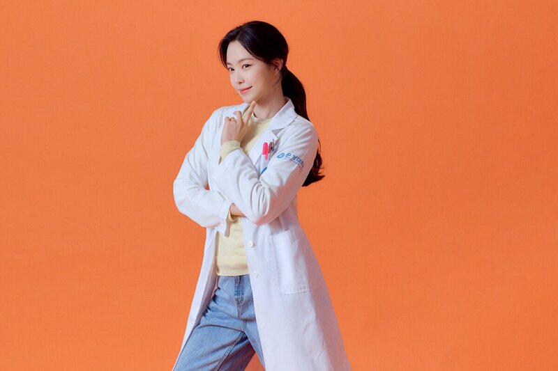 220102 YG Stage Naver Post - Naeun - 'Ghost Doctor' Behind documents 8