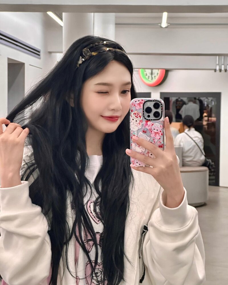 240508 Red Velvet Joy Instagram Update documents 6
