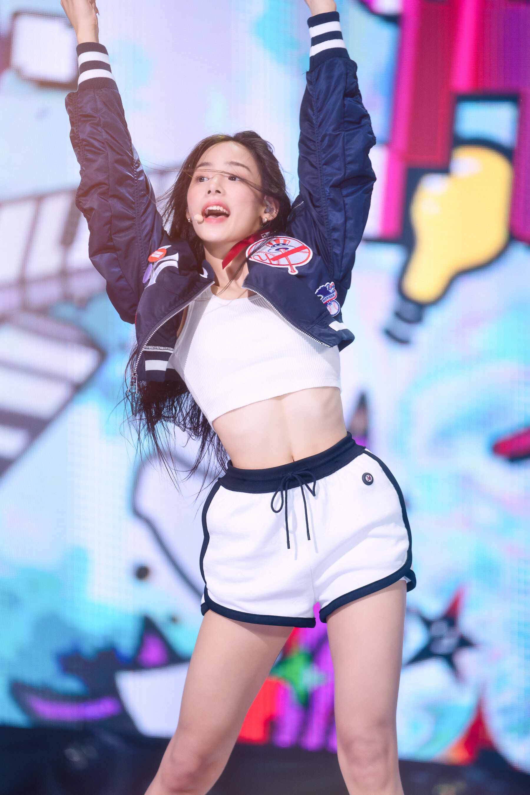 220807 NewJeans Minji 'Attention' at Inkigayo | kpopping