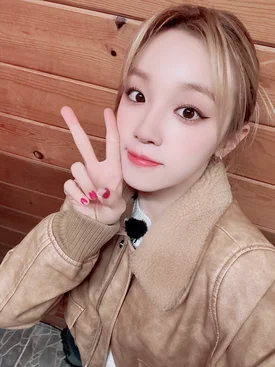 231212 - (G)I-DLE Twitter Update with YUQI
