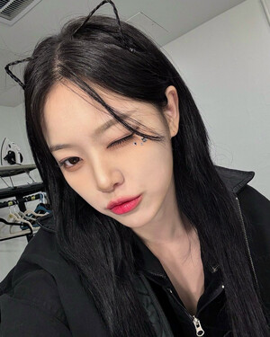 241011 Hyunjin Instagram Update