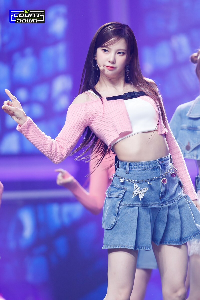 230420 Kep1er Yujin 'Giddy' at M Countdown documents 8