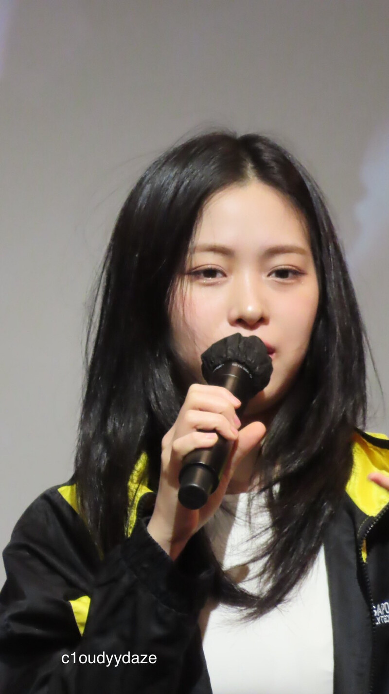 241227 Itzy Ryujin at Fansign in Singapore documents 12