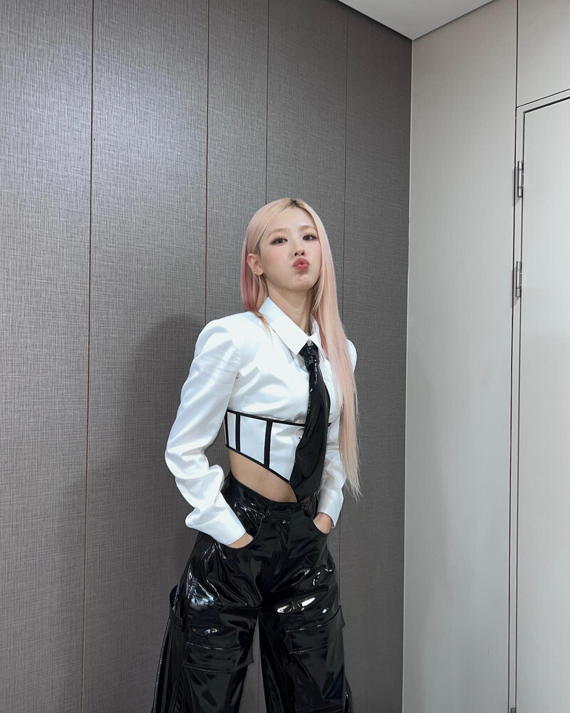 220905 (G)I-DLE Miyeon Instagram Update documents 9