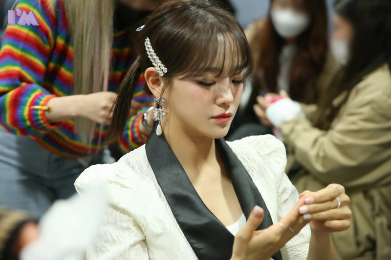 210430 Jellyfish Naver Post - Sejeong 'Warning' Music Show Behind documents 15