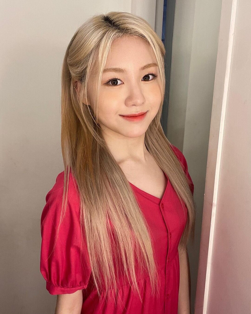 220526 Dahyun Instagram Update (ROCKET PUNCH) documents 1