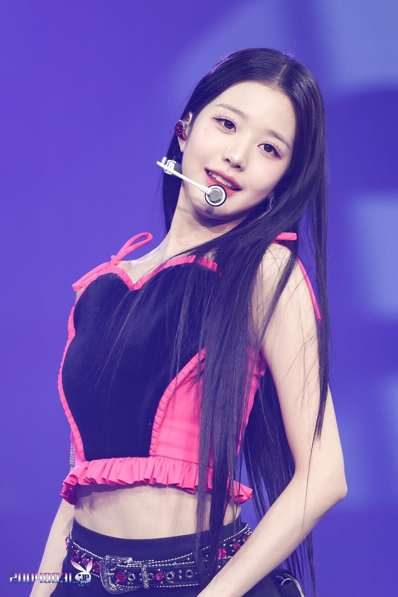 230212 IVE Wonyoung - The First Fan Concert 'The Prom Queens' Day 2 documents 18
