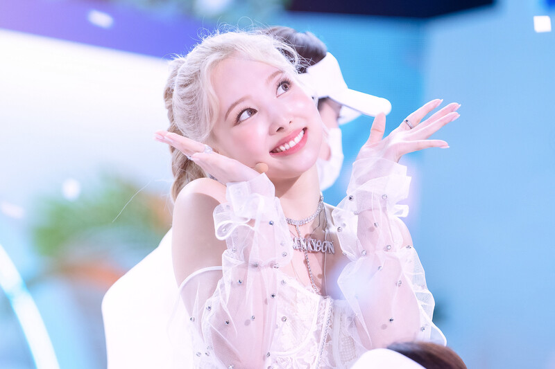 TWICE's Nayeon “POP” Wins for the 4th Time On “Inkigayo” – unnielooks