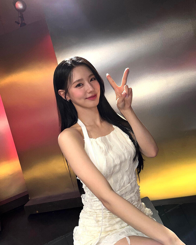 230524 (G)I-DLE Miyeon Instagram Update documents 3