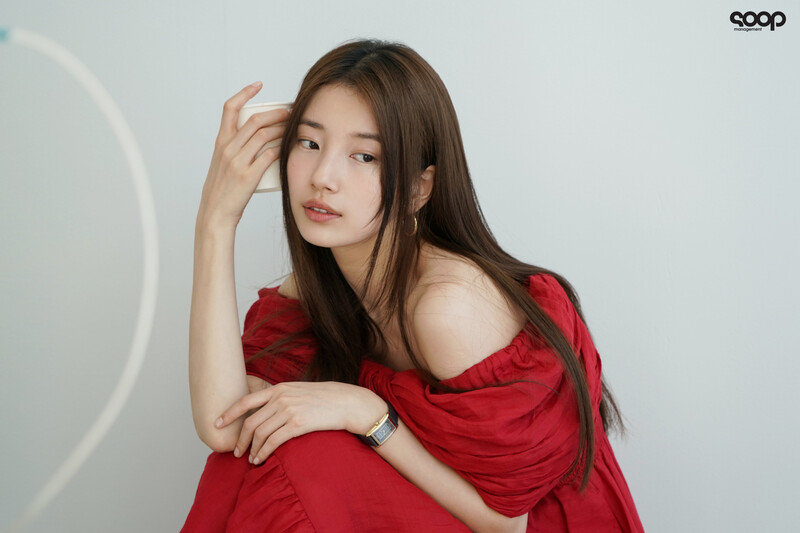 231127 SOOP Naver Post - Suzy - Cosmopolitan November 2023 Issue Behind documents 5