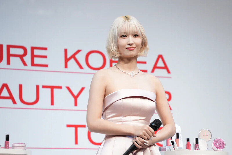 241013 TWICE Momo - Allure K-Beauty Fair in Tokyo documents 3