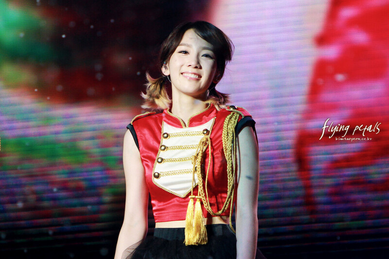 110909-10 Girls' Generation Taeyeon at Girls' Generation 2011 Tour in Taiwan documents 17