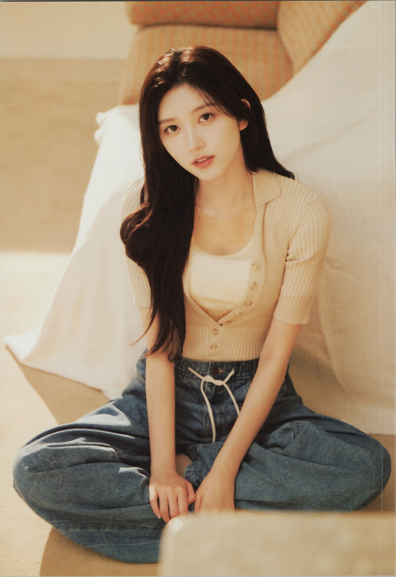 IVE - Mini Album 'I'VE MINE' (Scans) documents 7