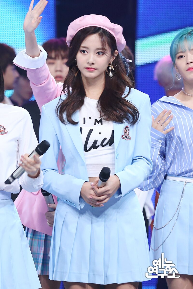 180428 TWICE Tzuyu - 'What is Love?' at Music Core documents 1