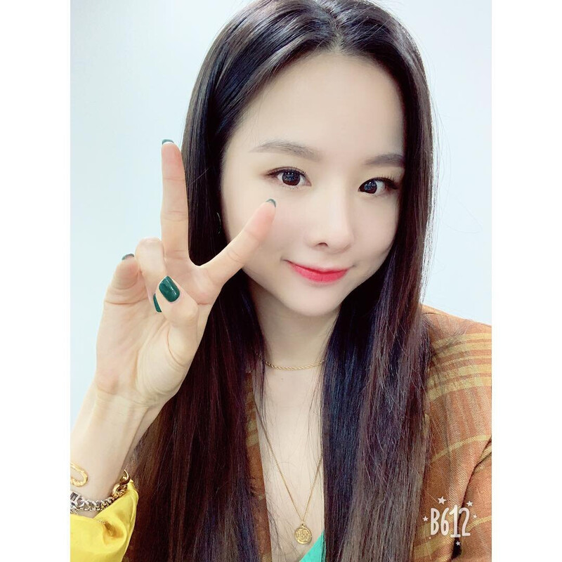 181013 Solji Instagram Update documents 1