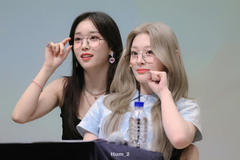 220731 STAYC Sumin & Seeun - Apple Music Fansign documents 3