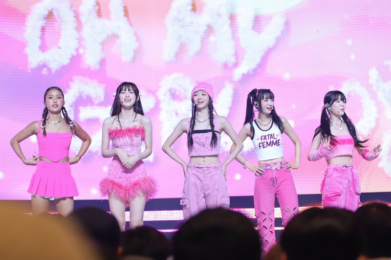 230802 OH MY GIRL - 'Celebrate' at Show Champion documents 2