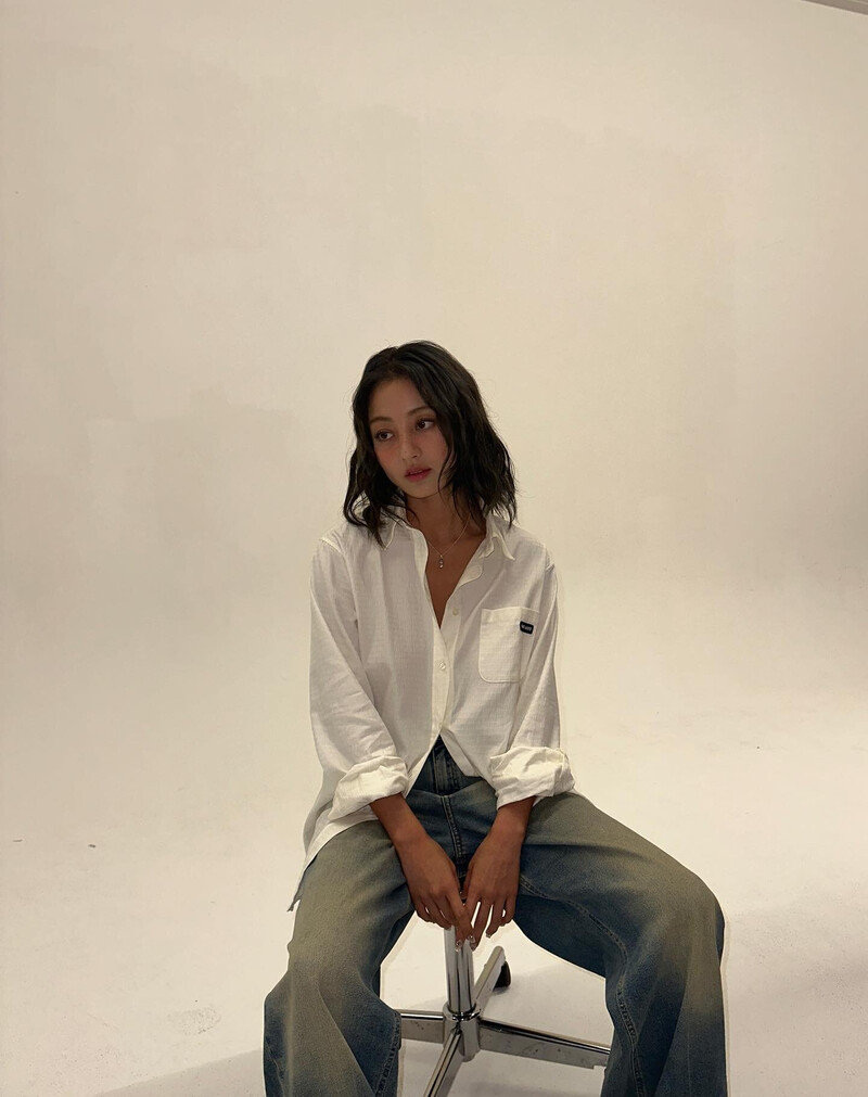 230824 - JIHYO Instagram Update documents 9