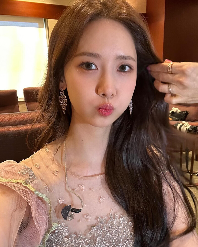 240310 Yoona Instagram Update documents 3