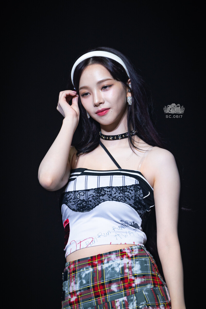 240922 aespa Karina - ‘SYNK : Parallel Line’ Tour in Macau Day 2 documents 2