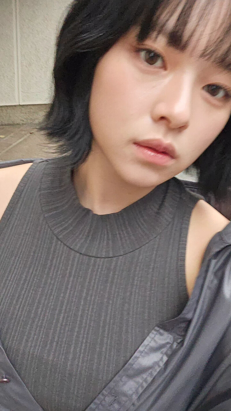 241114 - JEONGYEON Instagram Story Update documents 1