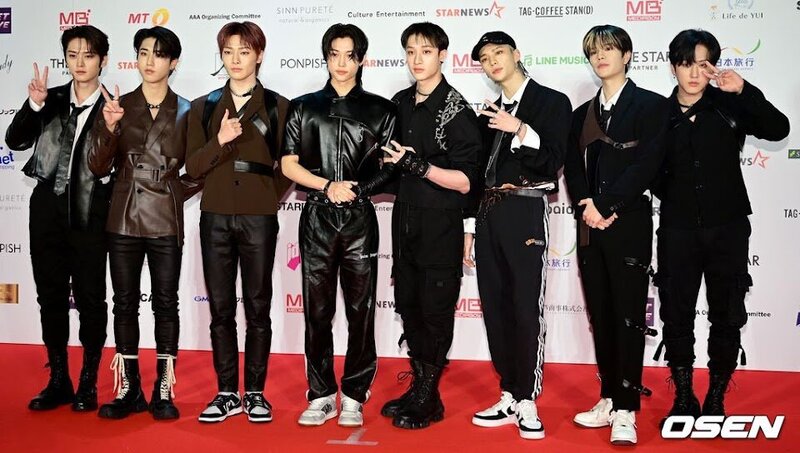 221213 Stray Kids at Asia Artist Awards 2022 Red Carpet documents 1