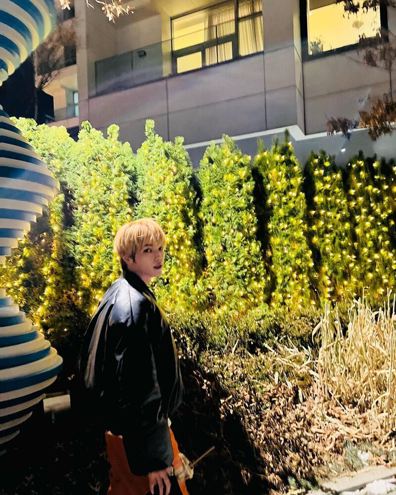 221228 NCT Taeyong Instagram Update documents 10